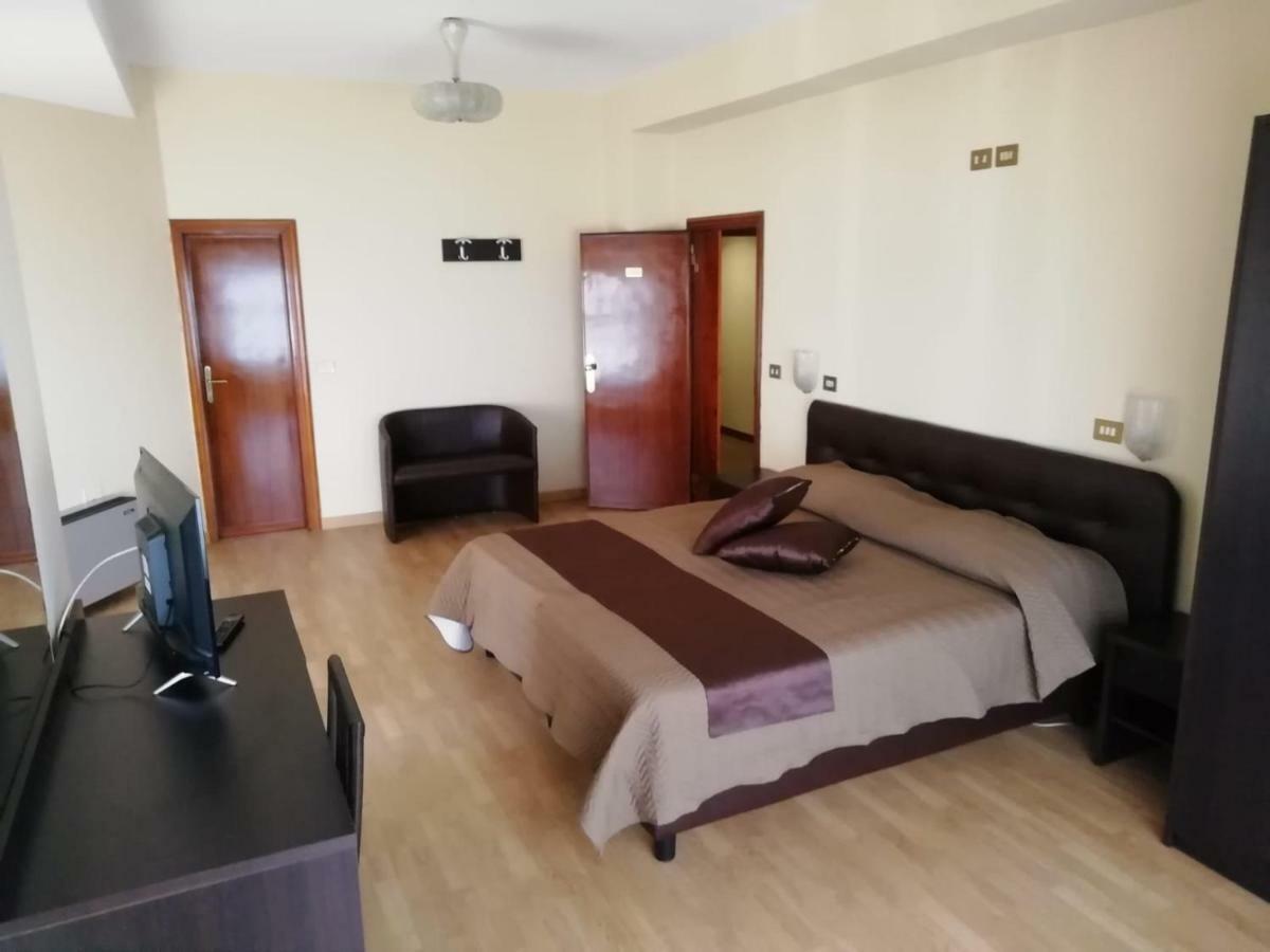 Park Hotel Mar Grande Taranto Luaran gambar